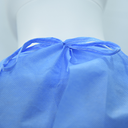 nape-ties-of-mannequin-wearing-clearview-sms-isolation-gown-with-knitted-cuffs-blue